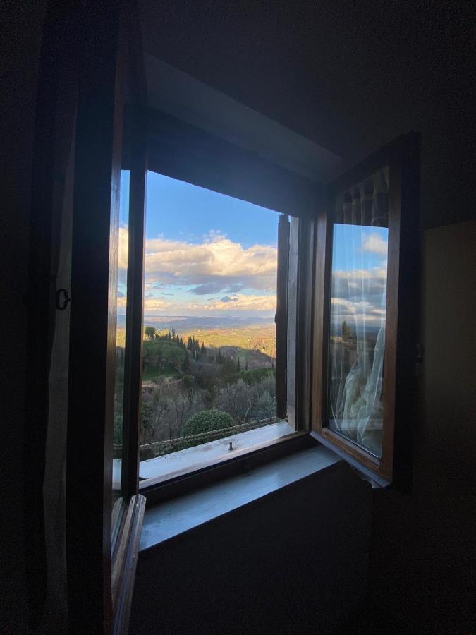 Appartamento Il Nespolo San Gimignano Luaran gambar