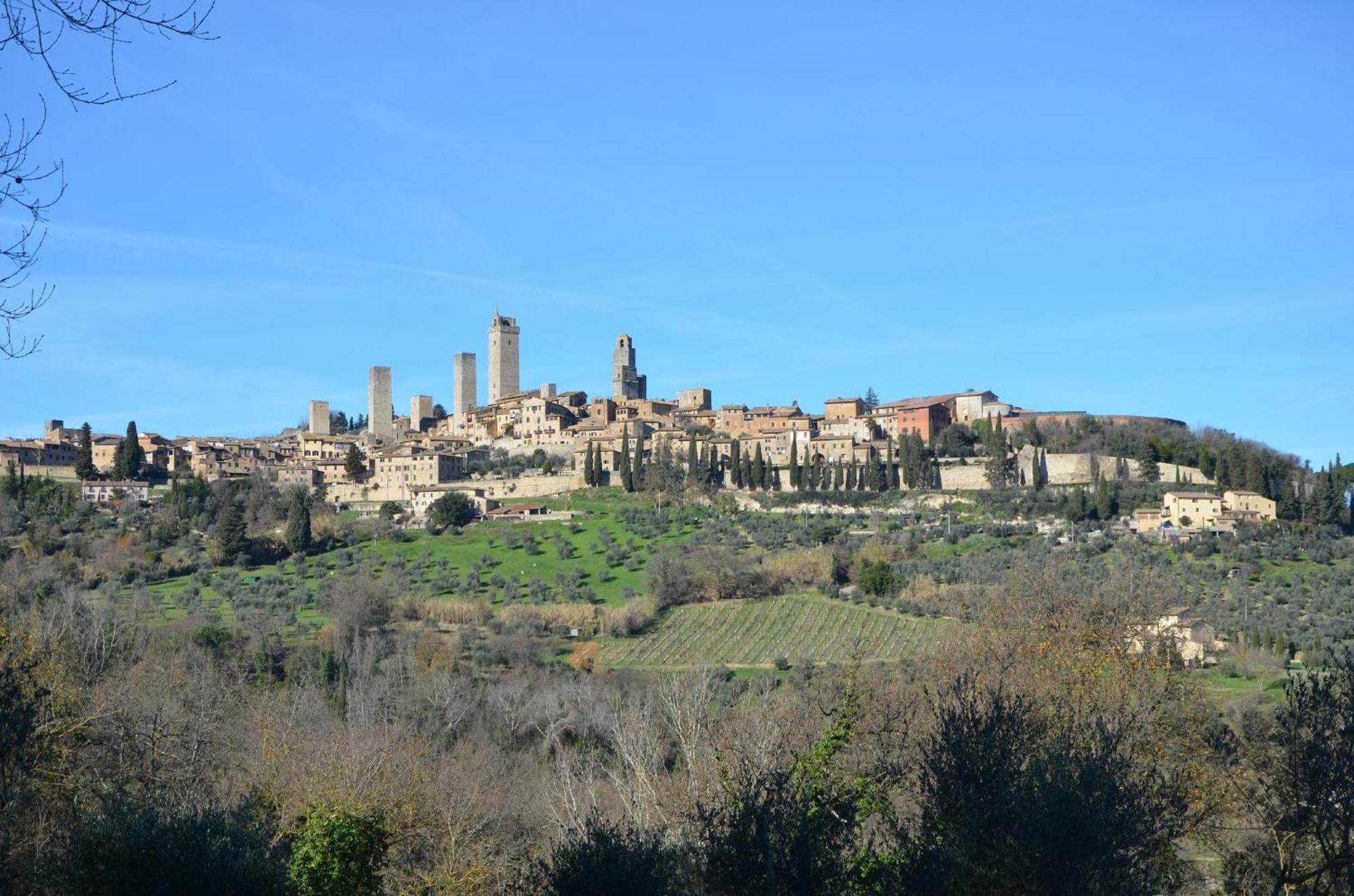 Appartamento Il Nespolo San Gimignano Luaran gambar