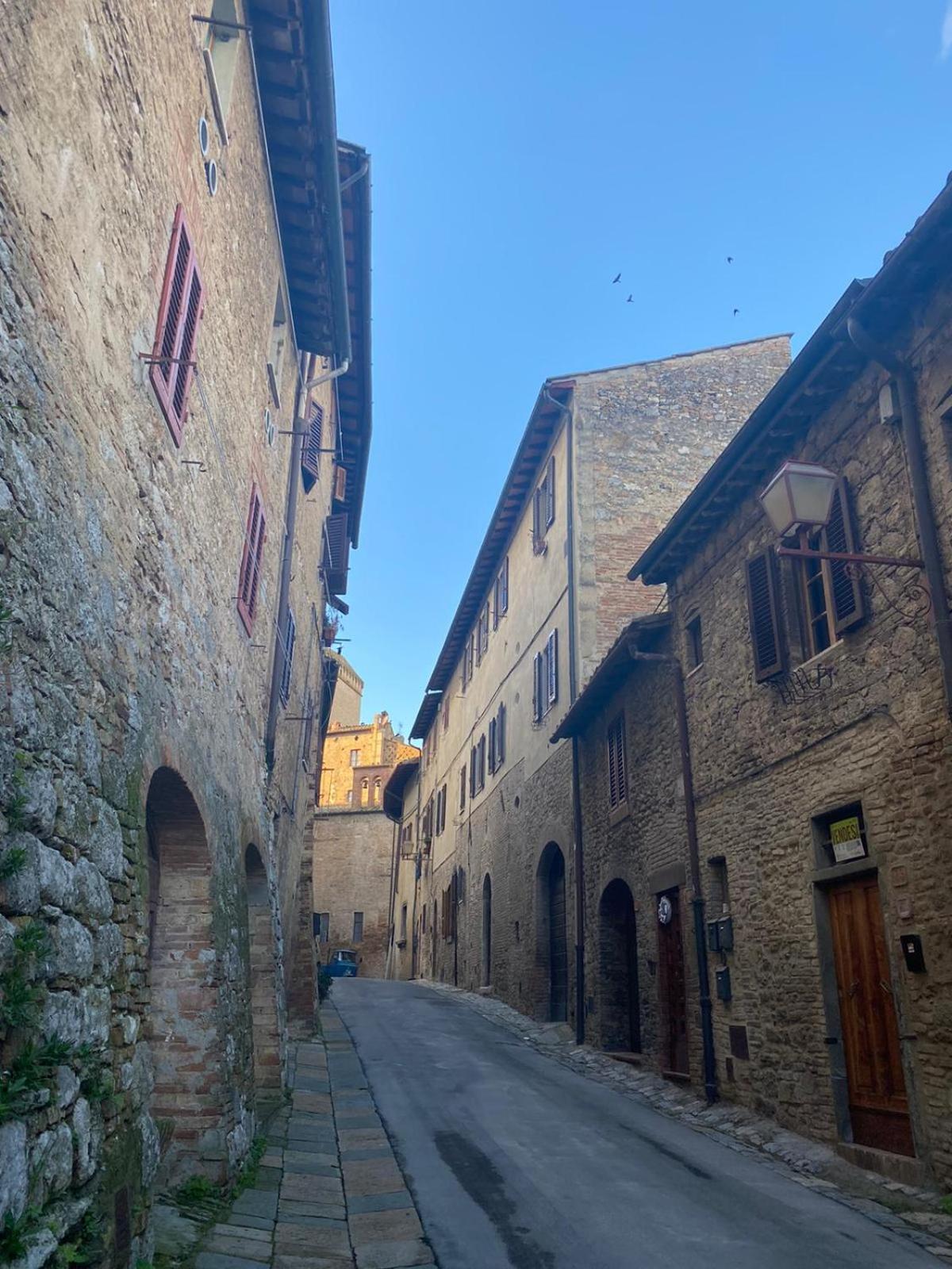 Appartamento Il Nespolo San Gimignano Luaran gambar