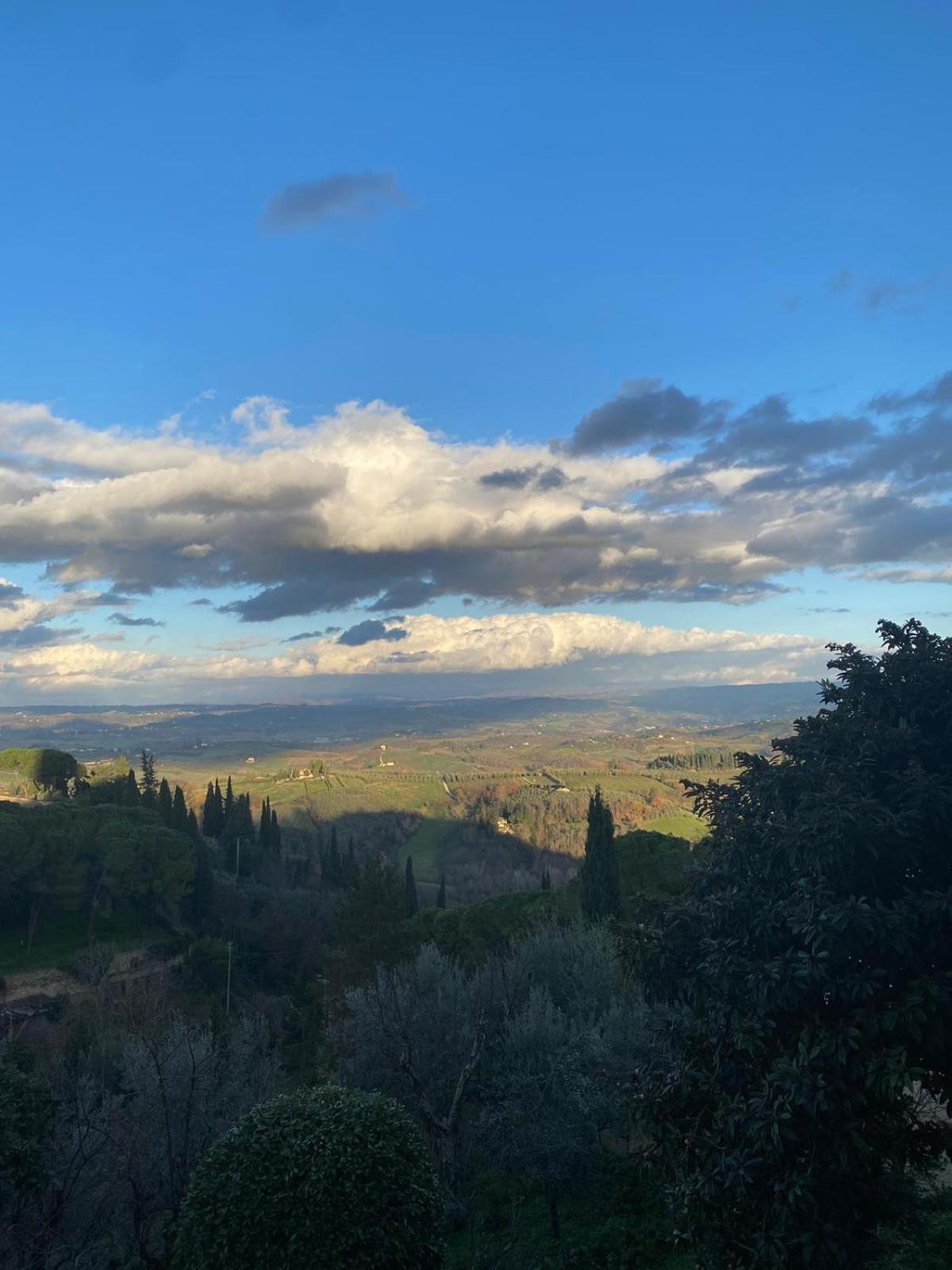Appartamento Il Nespolo San Gimignano Luaran gambar